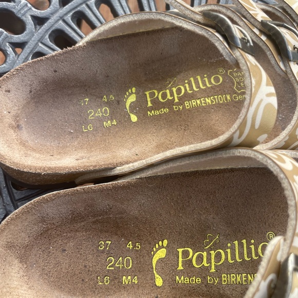 BIRKENSTOCK Papillio 3-Strap Floral Print
Gold & White Leather Sandals Size 6 - Picture 8 of 8